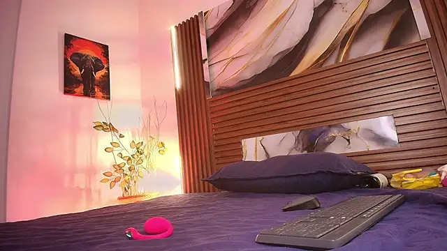 Evelin thompsson online show from October 2025 03:13:02 AM