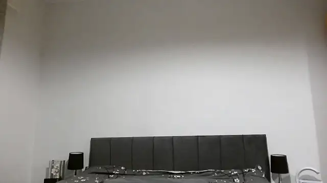 ShawtLana online show from November 2025 08:30:02 PM