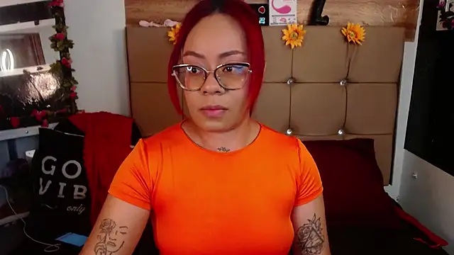 MIA  SPENCER online show from October 2025 07:36:02 PM