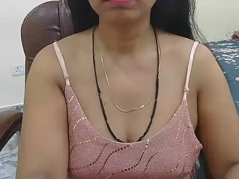 Snapshot of MISS_SOMIYA chatting on June 2026 05:43:01 AM MISS SOMIYA online show from June 2026 05:43:01 AM