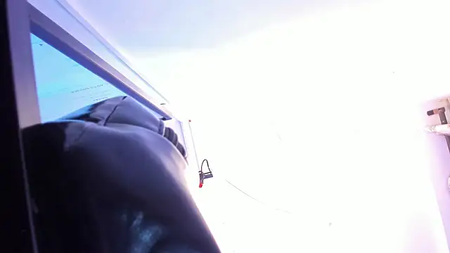 Sofia summers online show from November 2025 04:00:01 AM