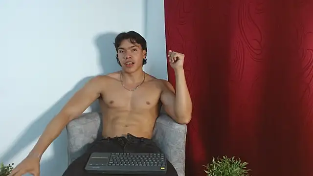 adriel escalante online show from September 2025 01:27:02 AM