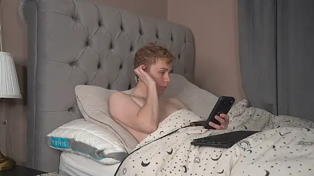 scottishtwink01 online show from May 2026 09:53:01 PM
