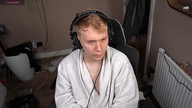 Snapshot of scottishtwink01 chatting on July 2026 01:08:01 AM scottishtwink01 online show from July 2026 01:08:01 AM
