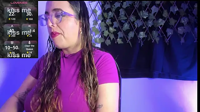 Snapshot of SussanMillerr_ chatting on September 2025 01:27:01 AM SussanMillerr  online show from September 2025 01:27:01 AM