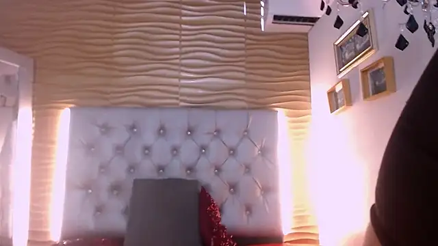 ValeryBerri online show from November 2025 07:38:01 PM