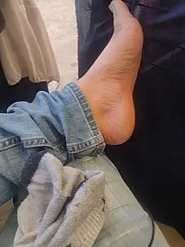 Santiagoqro85 online show from December 2025 05:31:02 PM