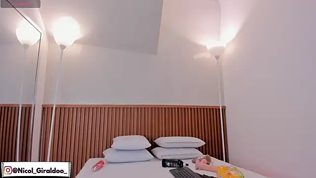 Snapshot of nicol_giraldoo chatting on February 2026 06:26:01 AM nicol giraldoo online show from February 2026 06:26:01 AM