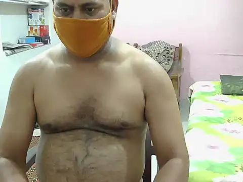 Famit025 online show from May 2026 06:09:01 PM