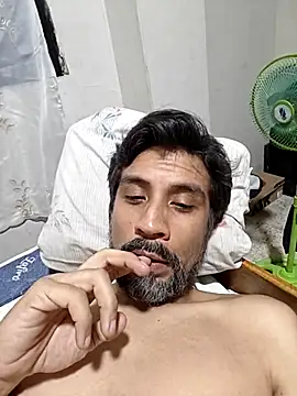 Snapshot of Mac50rus chatting on November 2025 05:12:03 AM Mac50rus online show from November 2025 05:12:03 AM