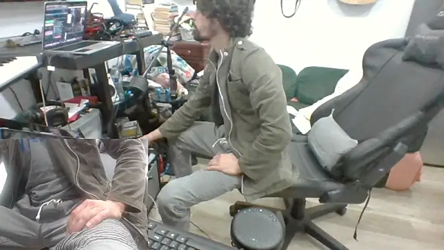 Snapshot of Stringin69 chatting on February 2026 05:23:02 PM Stringin69 online show from February 2026 05:23:02 PM