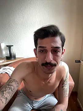 bisexevaa online show from April 2026 07:26:02 AM