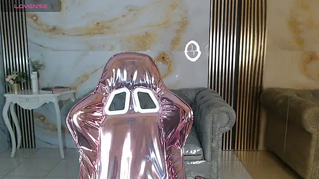 Snapshot of catalina5_s chatting on February 2026 01:04:01 PM catalina5 s online show from February 2026 01:04:01 PM