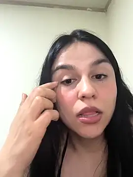 Snapshot of Daniela-rosee chatting on May 2026 01:22:01 AM Daniela-rosee online show from May 2026 01:22:01 AM