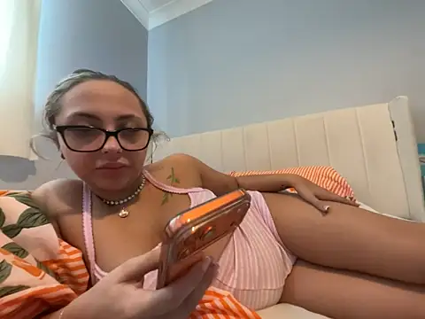 Snapshot of petitelucyXoxx chatting on May 2026 09:14:01 AM petitelucyXoxx online show from May 2026 09:14:01 AM