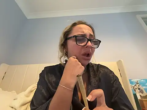 Snapshot of petitelucyXoxx chatting on June 2026 05:55:02 PM petitelucyXoxx online show from June 2026 05:55:02 PM