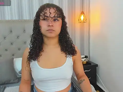 Sofiapassionne online show from February 2026 01:40:01 PM