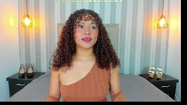 Snapshot of Sofiapassionne chatting on June 2026 02:48:02 PM Sofiapassionne online show from June 2026 02:48:02 PM