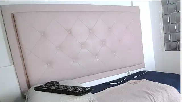 Snapshot of Dulce__Lovee chatting on October 2025 09:37:01 PM Dulce  Lovee online show from October 2025 09:37:01 PM