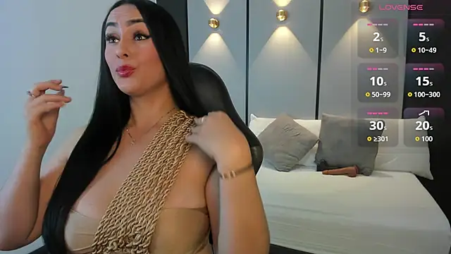 Snapshot of ashly_moonn chatting on May 2026 12:35:01 PM ashly moonn online show from May 2026 12:35:01 PM