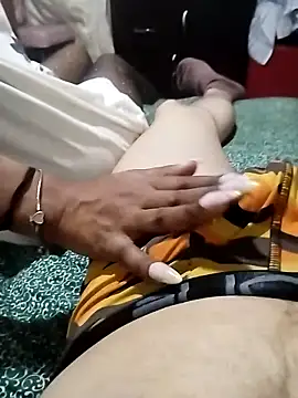 Snapshot of cleoloveisland chatting on November 2025 11:37:01 PM cleoloveisland online show from November 2025 11:37:01 PM