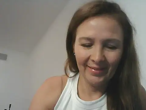 Avelinii online show from May 2026 06:12:02 PM
