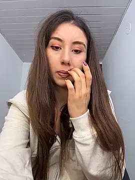 Viithoney online show from November 2025 01:32:02 PM