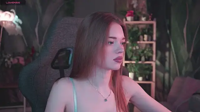 FlexyFox online show from April 2026 07:09:02 AM