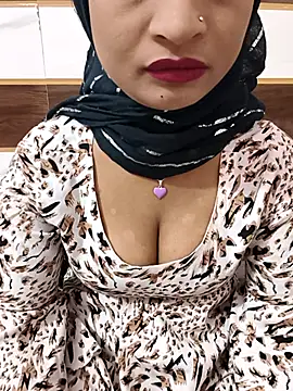 Itz Mayra  online show from November 2025 06:14:01 AM