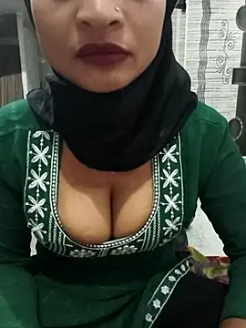 Itz Mayra  online show from November 2025 08:52:01 PM