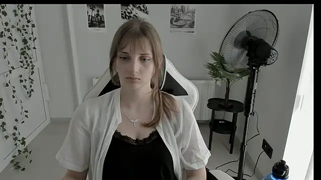 Snapshot of NeyliDream chatting on June 2026 12:37:01 PM NeyliDream online show from June 2026 12:37:01 PM