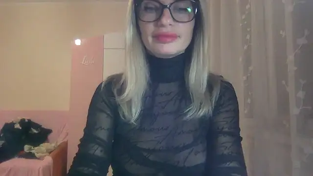 KarelliaStar online show from October 2025 03:51:02 PM