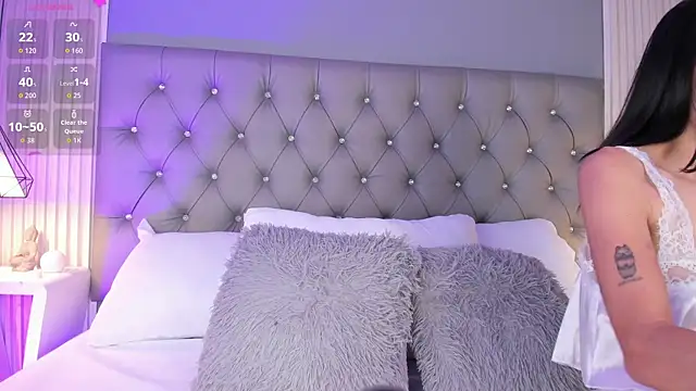 Snapshot of LunaBloomn chatting on February 2026 05:08:01 PM LunaBloomn online show from February 2026 05:08:01 PM