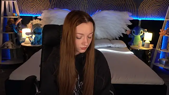 FoxyMayy online show from November 2025 01:55:02 PM