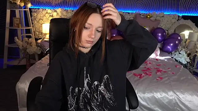 FoxyMayy online show from February 2026 01:48:02 PM