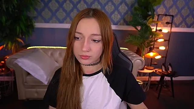 Snapshot of FoxyMayy chatting on May 2026 01:07:01 PM FoxyMayy online show from May 2026 01:07:01 PM
