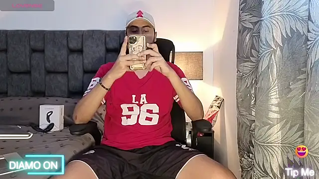 Thomas redcol online show from October 2025 05:01:01 PM