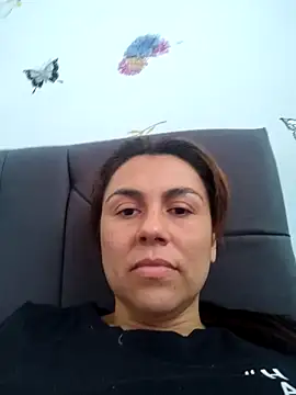 Snapshot of vanessa-titisM chatting on April 2026 06:25:01 PM vanessa-titisM online show from April 2026 06:25:01 PM