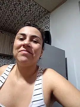 Snapshot of vanessa-titisM chatting on May 2026 12:27:01 AM vanessa-titisM online show from May 2026 12:27:01 AM