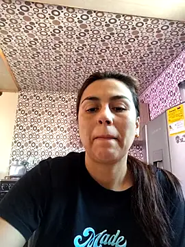 Snapshot of vanessa-titisM chatting on May 2026 02:33:02 PM vanessa-titisM online show from May 2026 02:33:02 PM