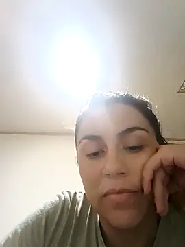 Snapshot of vanessa-titisM chatting on May 2026 01:47:02 AM vanessa-titisM online show from May 2026 01:47:02 AM