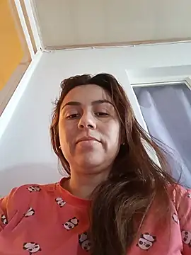 Snapshot of vanessa-titisM chatting on May 2026 03:27:01 PM vanessa-titisM online show from May 2026 03:27:01 PM