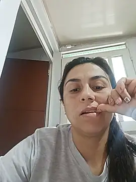 Snapshot of vanessa-titisM chatting on May 2026 08:29:01 PM vanessa-titisM online show from May 2026 08:29:01 PM