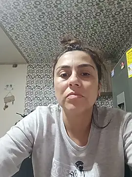 Snapshot of vanessa-titisM chatting on June 2026 02:11:02 AM vanessa-titisM online show from June 2026 02:11:02 AM