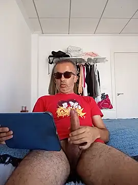 Snapshot of EmilioTaladdro chatting on July 2026 11:05:02 AM EmilioTaladdro online show from July 2026 11:05:02 AM