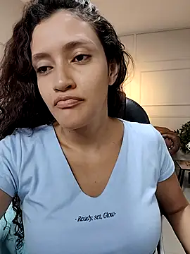 ArielBlossom    online show from October 2025 11:16:01 AM