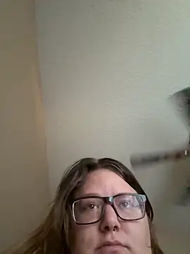 amberlynntun online show from November 2025 09:19:02 PM