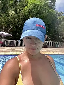 Snapshot of sara_peters_ chatting on October 2025 03:57:02 PM sara peters  online show from October 2025 03:57:02 PM