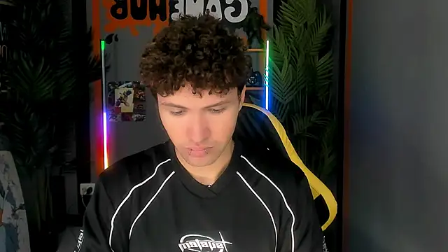 Snapshot of JonnyDarka chatting on November 2025 08:17:02 AM JonnyDarka online show from November 2025 08:17:02 AM