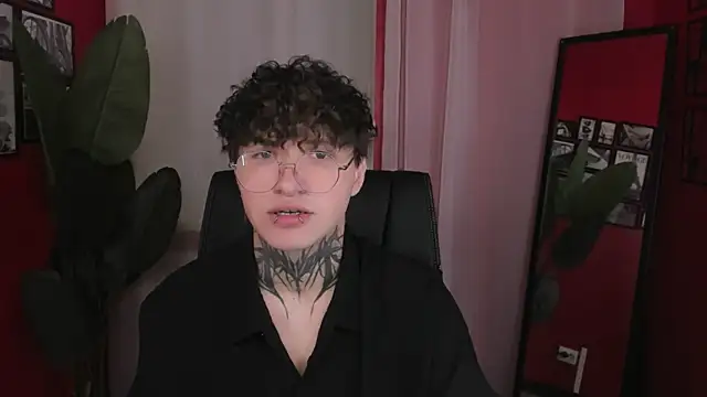 Snapshot of JonnyDarka chatting on May 2026 11:29:02 AM JonnyDarka online show from May 2026 11:29:02 AM